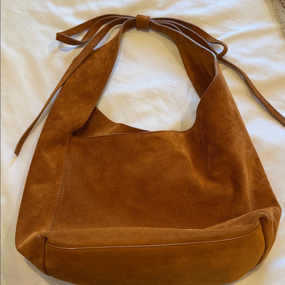 Reformation Small Vittoria Tote - Picture 2 of 11
